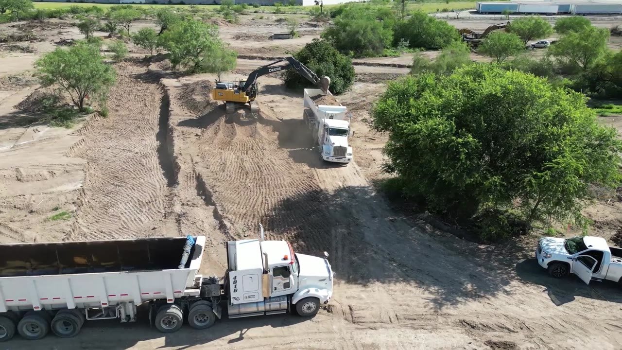 Carga de material en obra